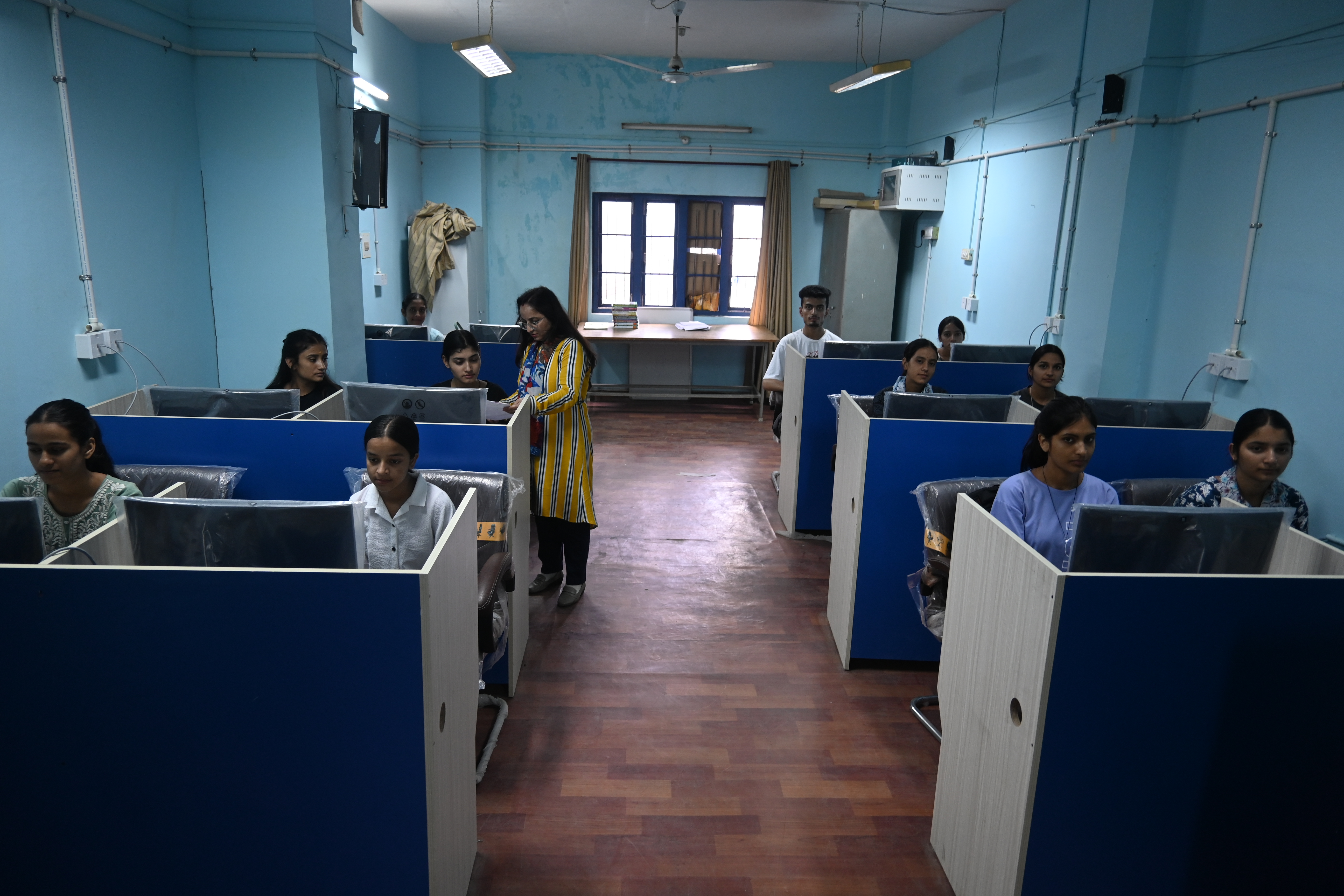 language-lab-1
